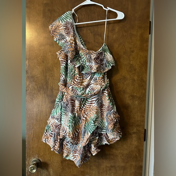 NWT Women’s Palm Print One-Shoulder Romper - Size XL - Picture 2 of 3